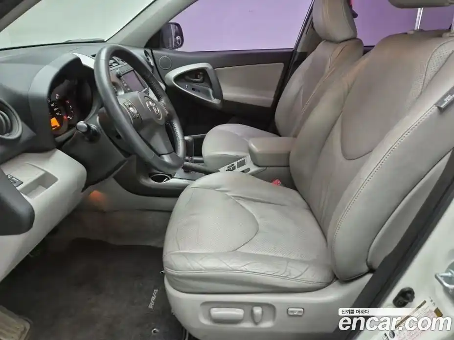 Toyota RAV4 2011 2.5 гидро в Москве № 170375, фото 11