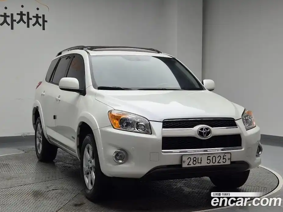 Toyota RAV4 2011 2.5 гидро в Москве № 170375, фото 4