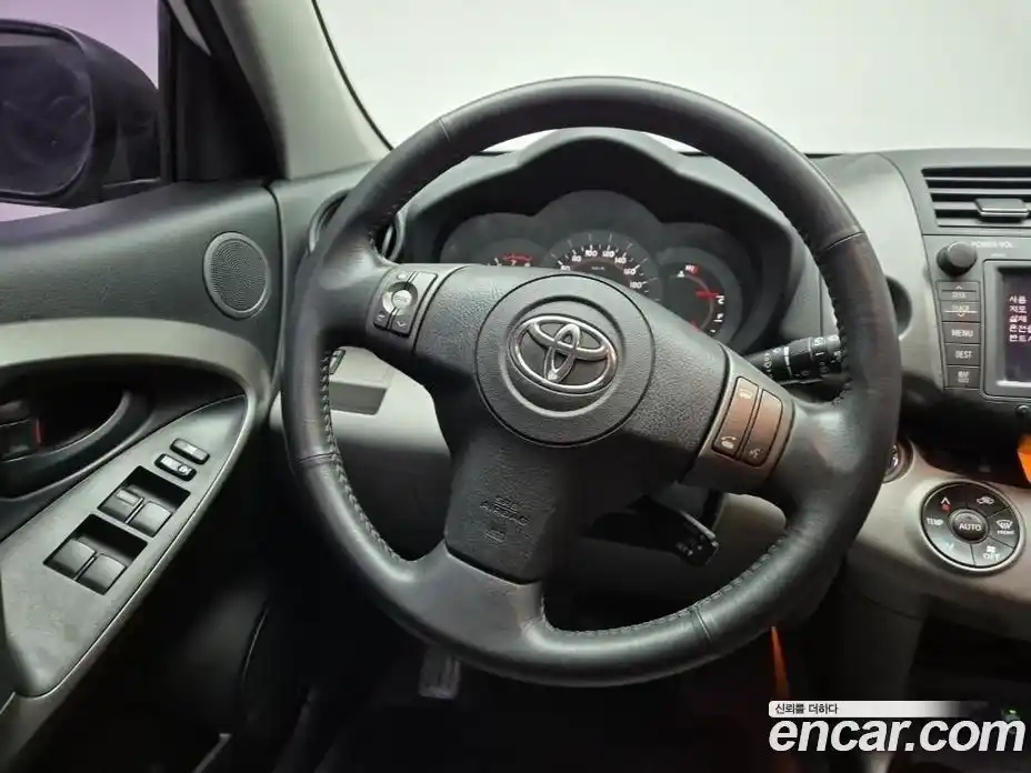 Toyota RAV4 2011 2.5 гидро в Москве № 170375, фото 9