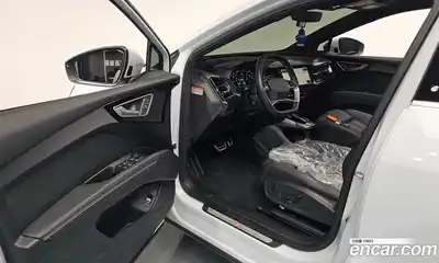 Audi Q4 e-tron 2022 0.2 гидро в Москве № 196169, миниатюра 9