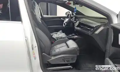 Audi Q4 e-tron 2022 0.2 гидро в Москве № 196169, миниатюра 10
