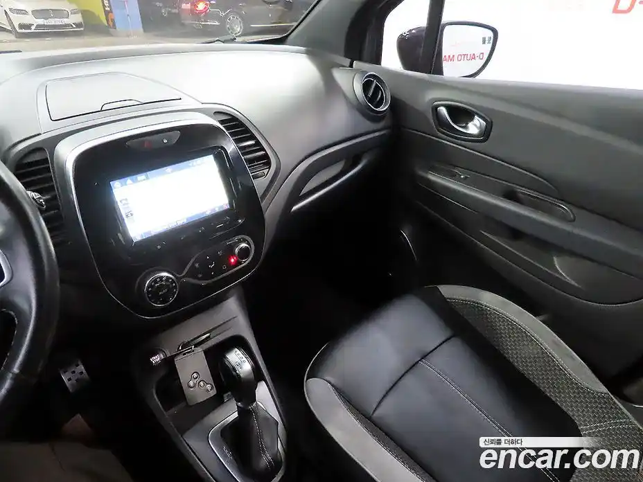 Renault QM3 2018 1.5 гидро в Москве № 210088, фото 12