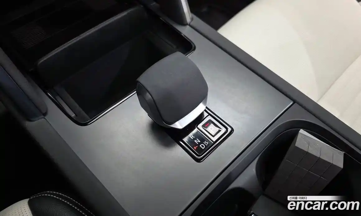 Land Rover Discovery Sport 2025 2.0 гидро в Москве № 231178, фото 9