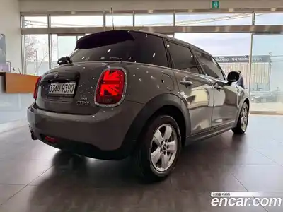 Mini Cooper 2021 1.5 гидро в Москве № 1197402, миниатюра 2