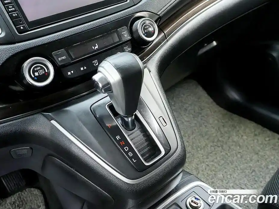 Honda CR-V 2015 2.4 гидро в Москве № 1477262, фото 9