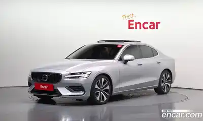 Volvo S60, 2022