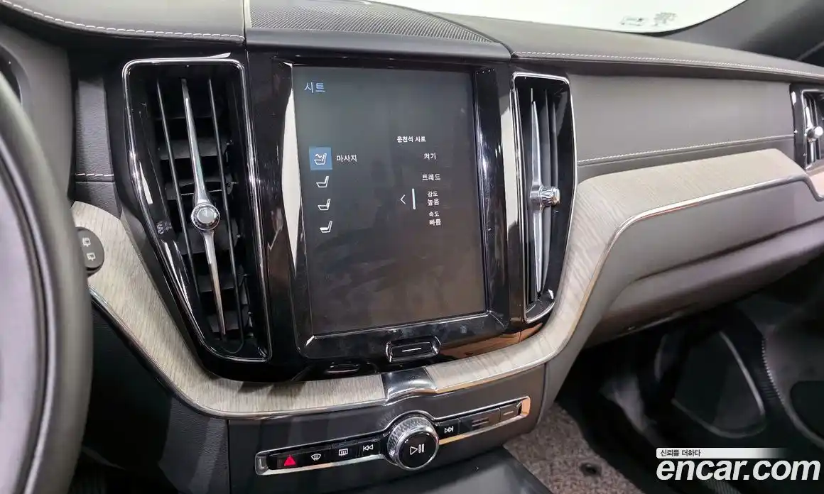 Volvo XC60 2019 2.0 гидро в Москве № 164555, фото 14