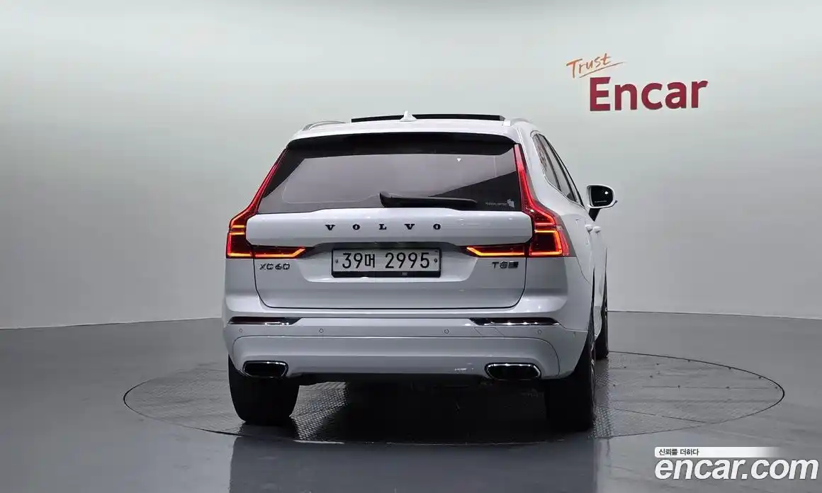 Volvo XC60 2019 2.0 гидро в Москве № 164555, фото 4