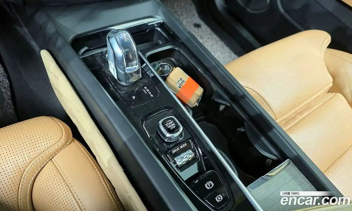 Volvo XC60 2019 2.0 гидро в Москве № 164555, фото 9