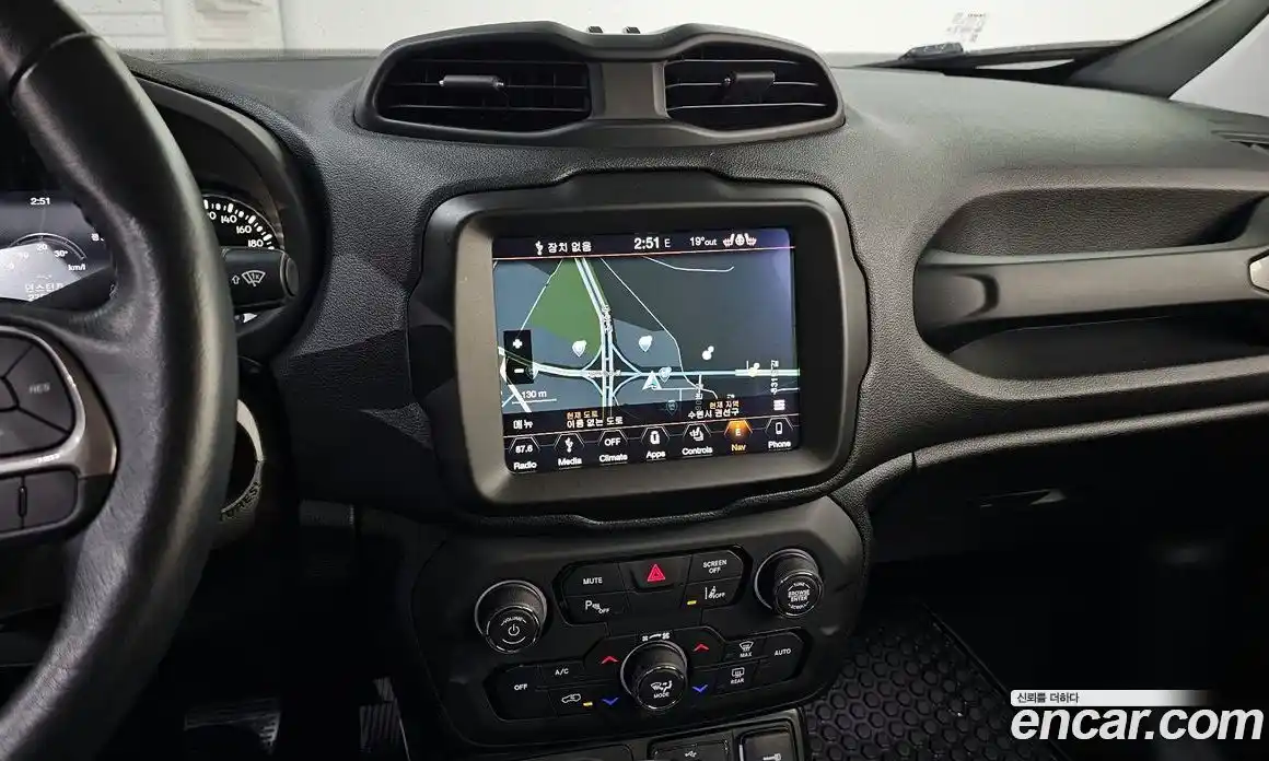 Jeep Renegade 2019 2.4 гидро в Москве № 169480, фото 14