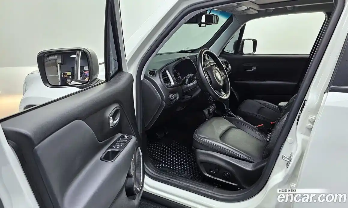 Jeep Renegade 2019 2.4 гидро в Москве № 169480, фото 10