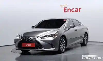 Lexus ES, 2019