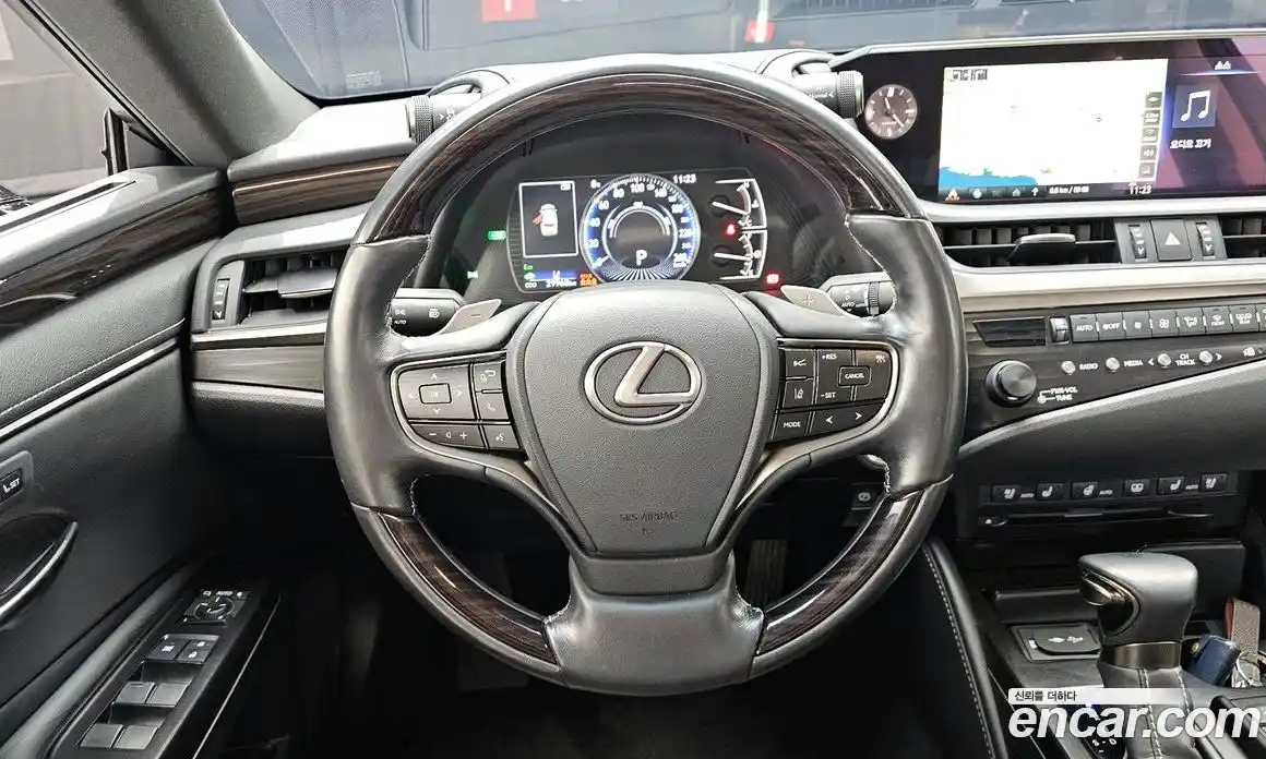 Lexus ES 2019 2.5 гидро в Москве № 198742, фото 13
