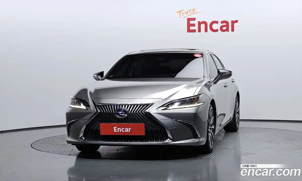 Lexus ES 2019 2.5 гидро в Москве № 198742, фото 3