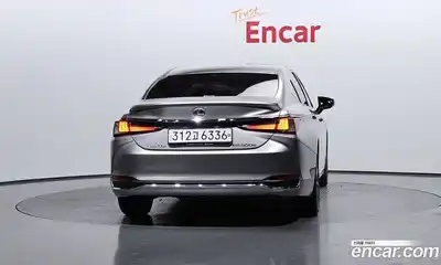 Lexus ES 2019 2.5 гидро в Москве № 198742, миниатюра 4