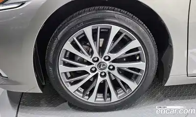 Lexus ES 2019 2.5 гидро в Москве № 198742, миниатюра 5