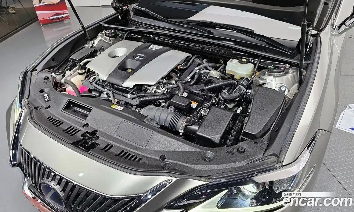 Lexus ES 2019 2.5 гидро в Москве № 198742, фото 6