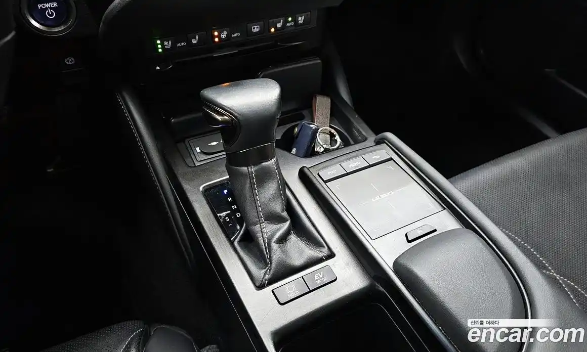 Lexus ES 2019 2.5 гидро в Москве № 198742, фото 9
