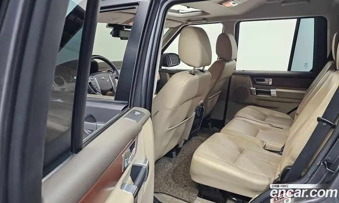 Land Rover Discovery 2016 3.0 гидро в Москве № 211015, фото 11
