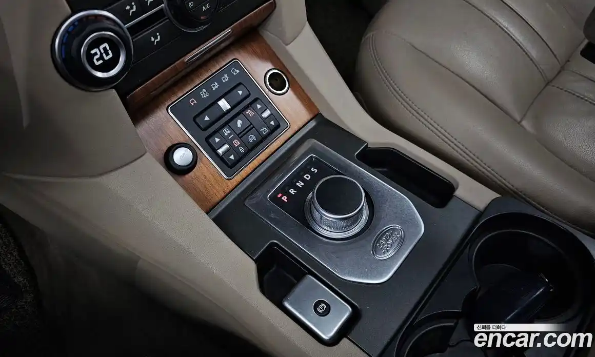 Land Rover Discovery 2016 3.0 гидро в Москве № 211015, фото 9
