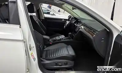 Volkswagen Passat 2018 2.0 гидро в Москве № 215137, миниатюра 11