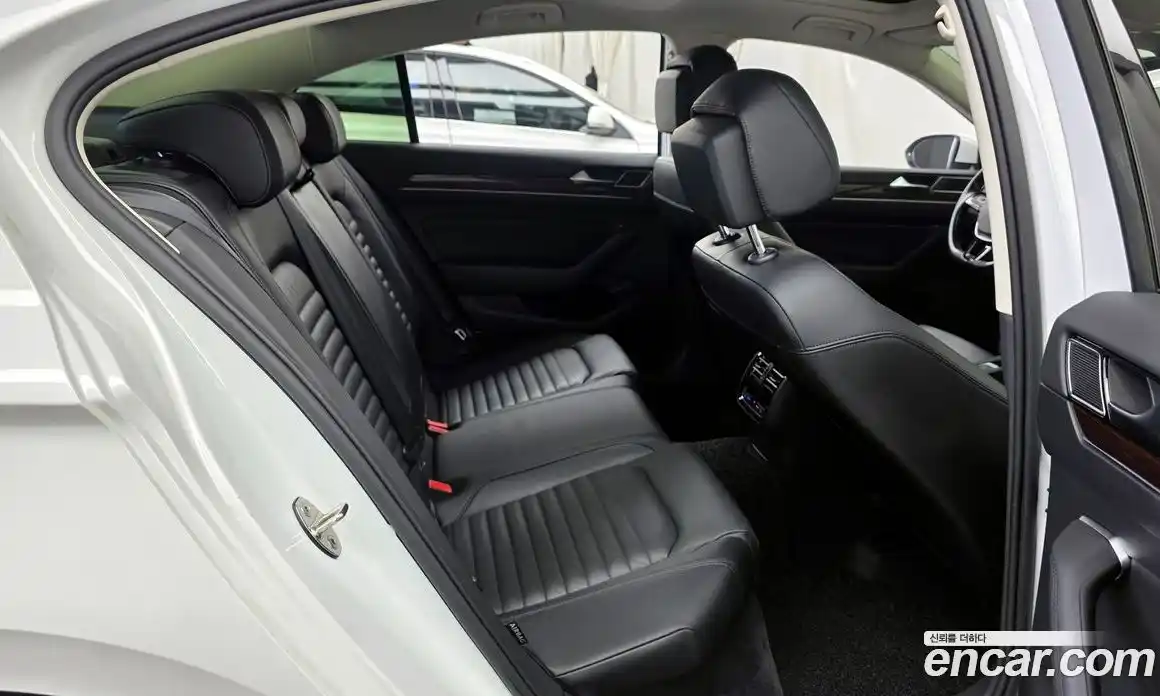 Volkswagen Passat 2018 2.0 гидро в Москве № 215137, фото 12