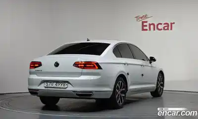 Volkswagen Passat 2018 2.0 гидро в Москве № 215137, миниатюра 2
