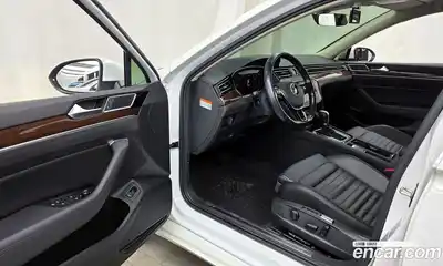 Volkswagen Passat 2018 2.0 гидро в Москве № 215137, миниатюра 10