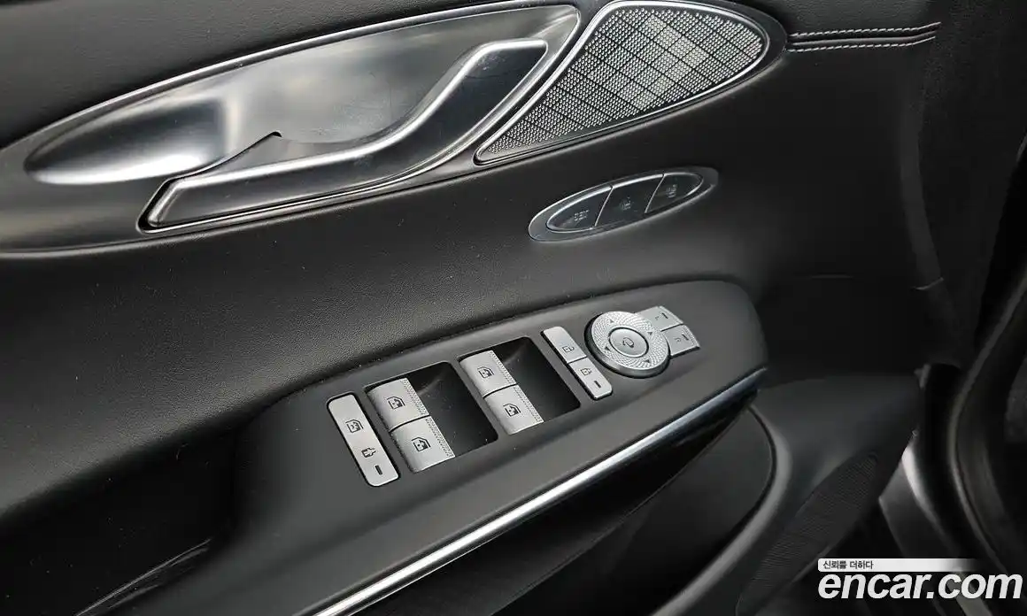 Genesis GV70 2021 2.5 гидро в Москве № 26988, фото 18
