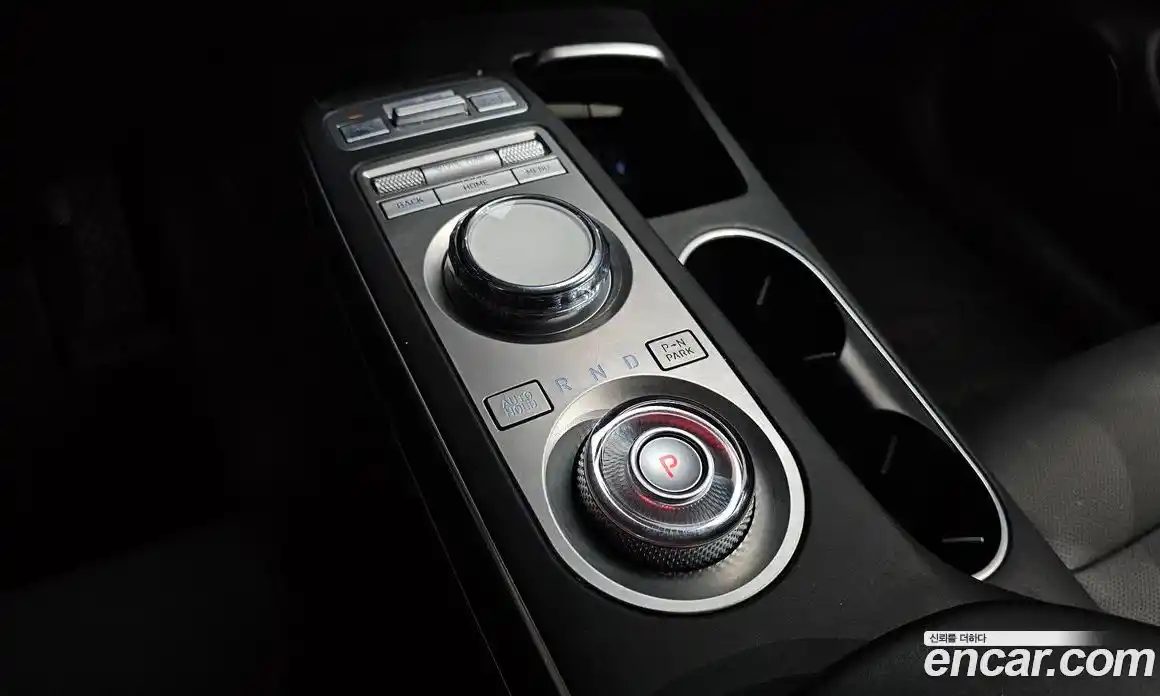 Genesis GV70 2021 2.5 гидро в Москве № 26988, фото 9