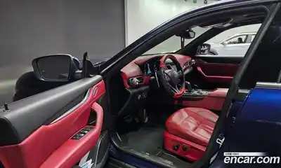 Maserati Levante 2019 3.0 гидро в Москве № 283038, миниатюра 11