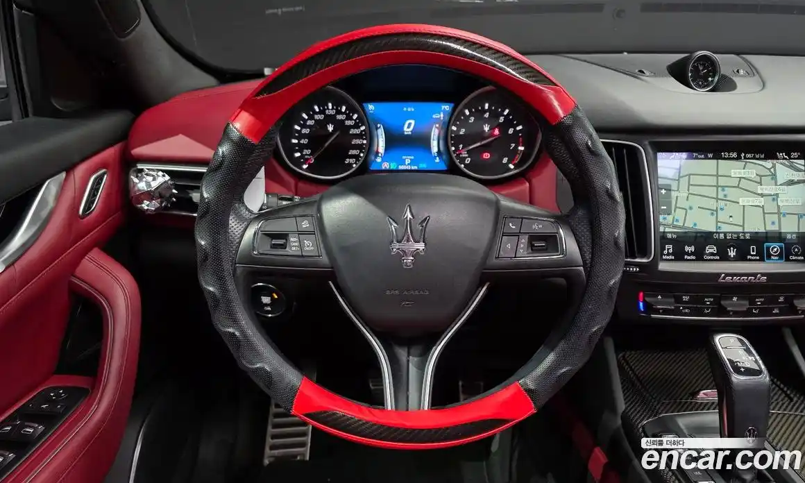 Maserati Levante 2019 3.0 гидро в Москве № 283038, фото 13