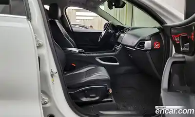 Jaguar F-Pace 2018 2.0 гидро в Москве № 335810, миниатюра 11