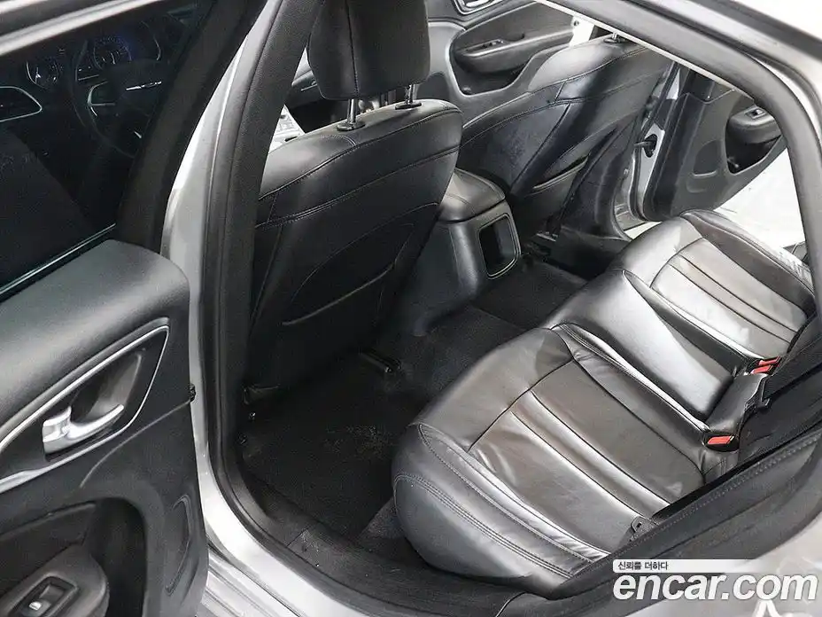 Chrysler 200 2015 2.4 гидро в Москве № 407540, фото 16