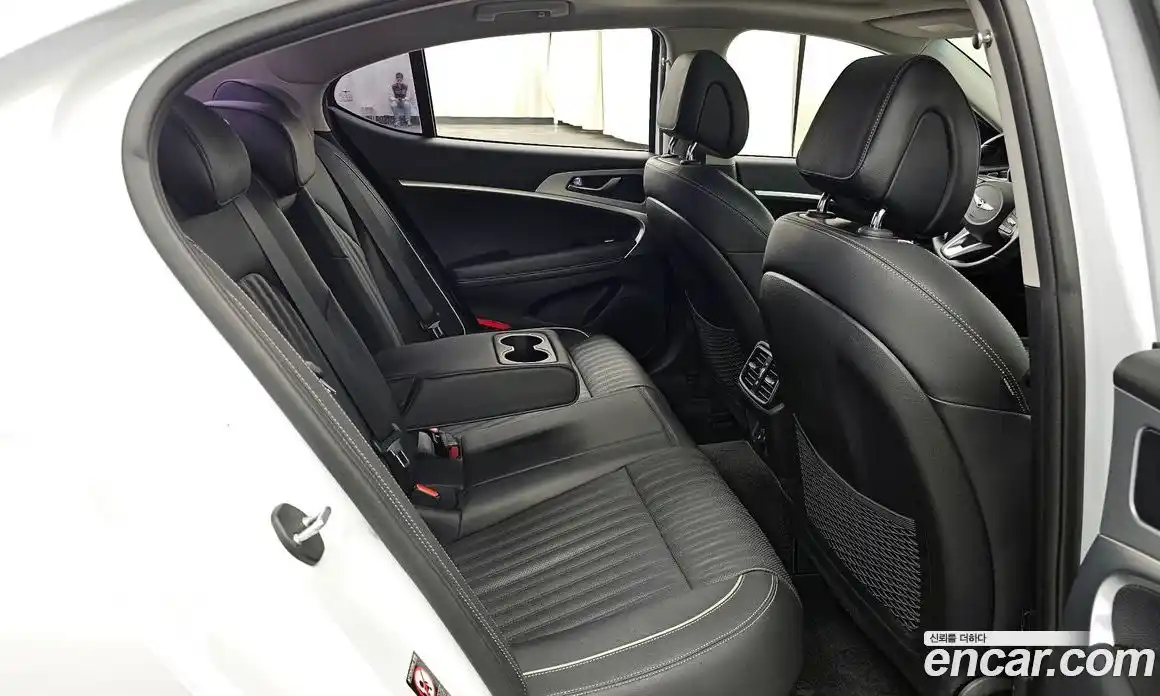 Genesis G70 2018 2.0 Классический в Москве № 1467035, фото 12