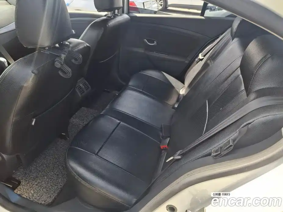 Renault SM3 2011 1.6 гидро в Москве № 1471861, фото 8