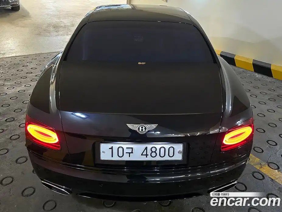 Bentley Flying Spur 2018 6.0 гидро в Москве № 1478185, фото 4