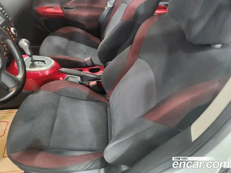 Nissan Juke 2014 1.6 гидро в Москве № 285070, фото 13
