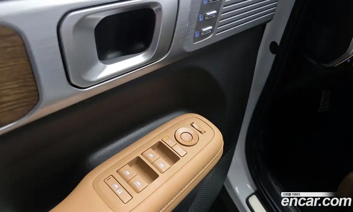 Hyundai Santa Fe 2023 1.6 гидро в Москве № 1537034, фото 13