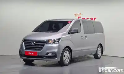 Hyundai Starex Wagon 12-Seater Smart