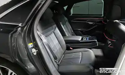 Audi A8 2021 3.0 гидро в Москве № 1546367, миниатюра 11