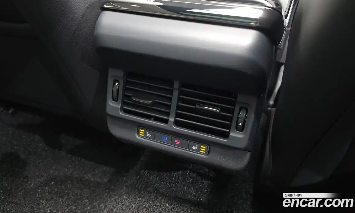 Land Rover Range-Rover Evoque 2025 2.0 гидро в Москве № 1547503, фото 17