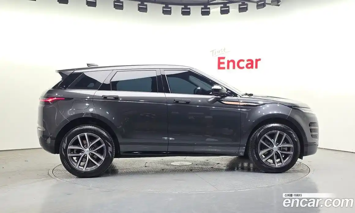 Land Rover Range-Rover Evoque 2025 2.0 гидро в Москве № 1547503, фото 6