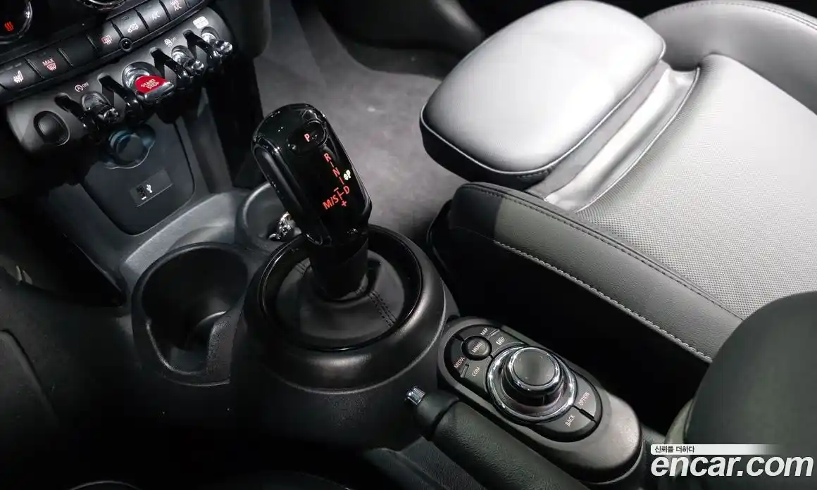 Mini Cooper 2023 1.5 гидро в Москве № 1547918, фото 9