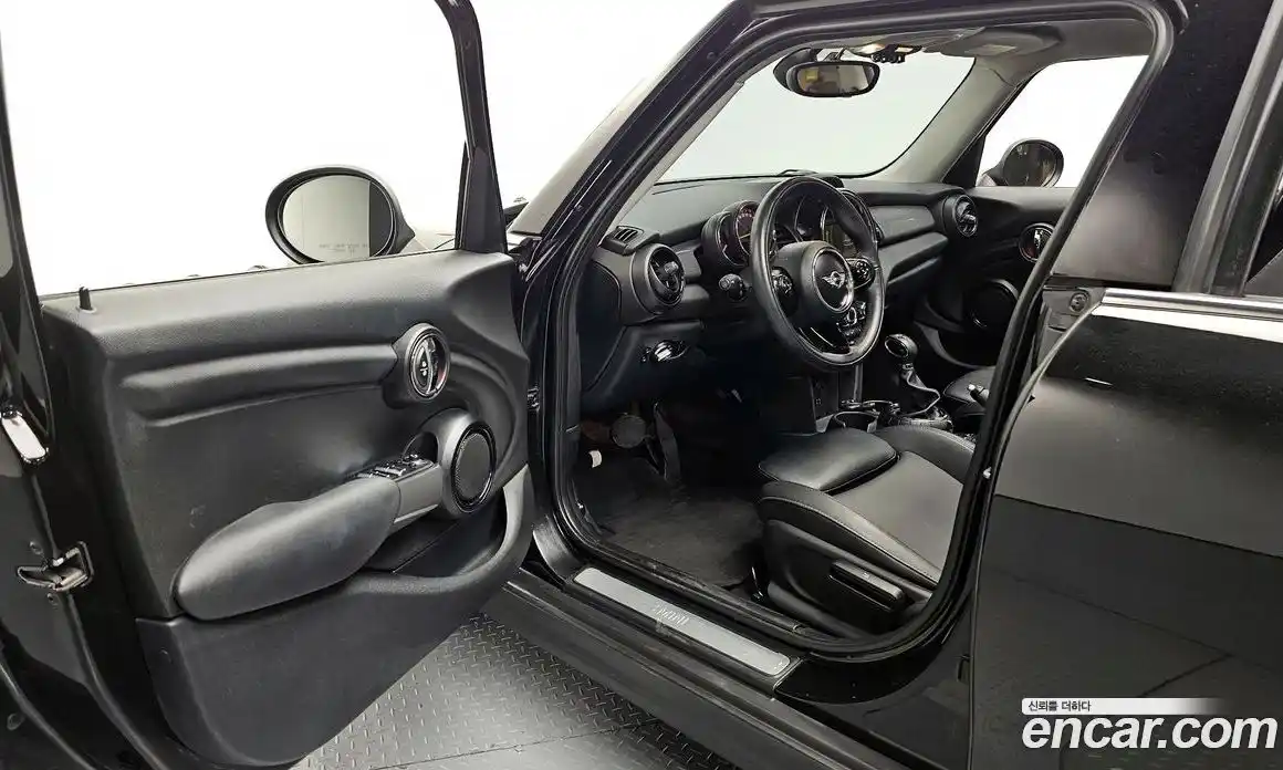Mini Cooper 2015 1.5 гидро в Москве № 1548328, фото 10