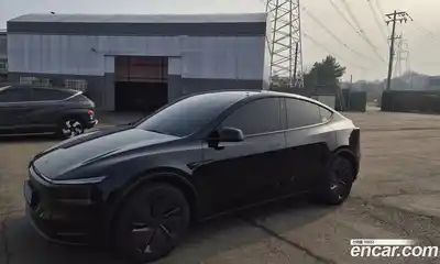 Tesla Model Y, 2026