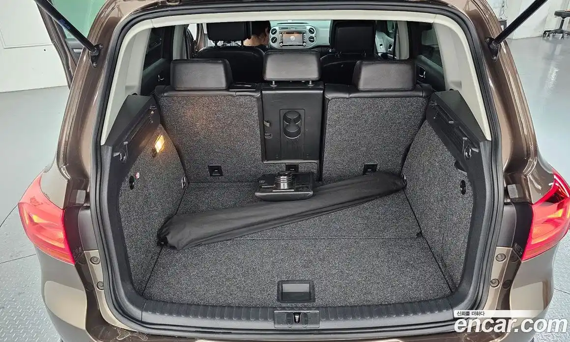 Volkswagen Tiguan 2015 2.0 гидро в Москве № 1549118, фото 17