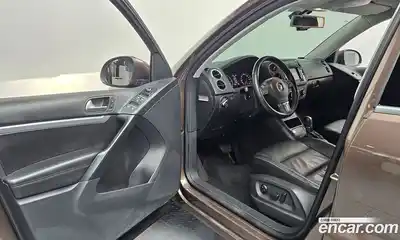 Volkswagen Tiguan 2015 2.0 гидро в Москве № 1549118, миниатюра 10