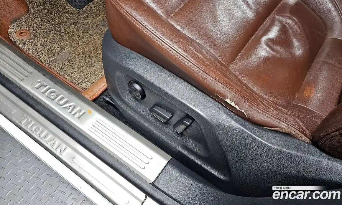 Volkswagen Tiguan 2014 2.0 гидро в Москве № 1549451, фото 17
