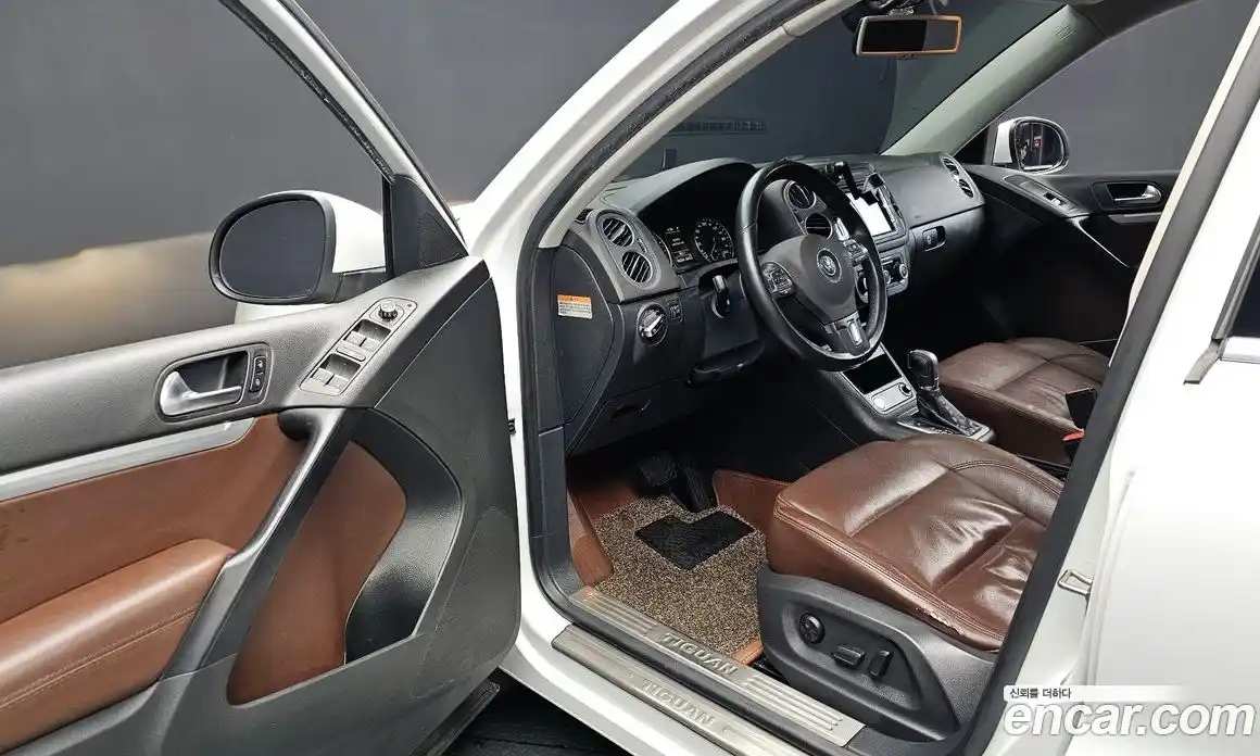 Volkswagen Tiguan 2014 2.0 гидро в Москве № 1549451, фото 10